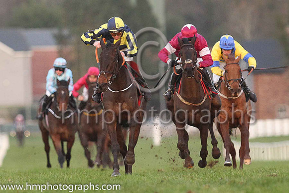 01st Last Minute Man and Mr J J Codd ( 5 , dark blue and yellow qtrd ) Trainer - G Elliott , Owner - Paul  Clare Rooney Partnership