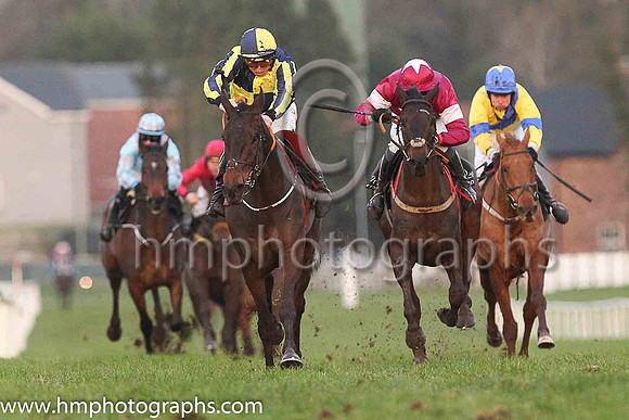 01st Last Minute Man and Mr J J Codd ( 5 , dark blue and yellow qtrd ) Trainer - G Elliott , Owner - Paul  Clare Rooney Partnership