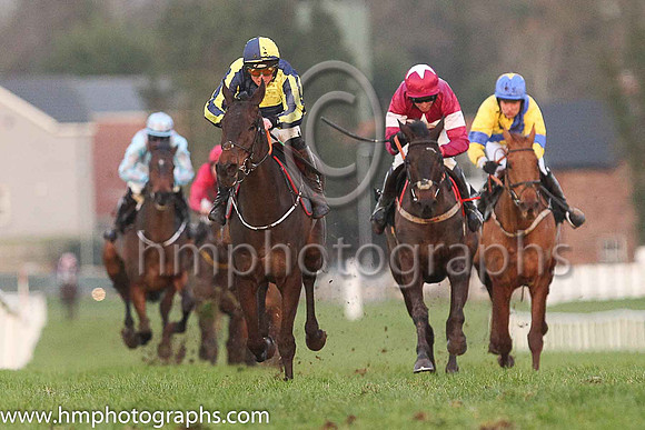 01st Last Minute Man and Mr J J Codd ( 5 , dark blue and yellow qtrd ) Trainer - G Elliott , Owner - Paul  Clare Rooney Partnership