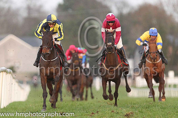 01st Last Minute Man and Mr J J Codd ( 5 , dark blue and yellow qtrd ) Trainer - G Elliott , Owner - Paul  Clare Rooney Partnership