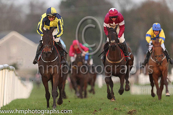 01st Last Minute Man and Mr J J Codd ( 5 , dark blue and yellow qtrd ) Trainer - G Elliott , Owner - Paul  Clare Rooney Partnership