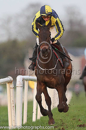 01st Last Minute Man and Mr J J Codd ( 5 , dark blue and yellow qtrd ) Trainer - G Elliott , Owner - Paul  Clare Rooney Partnership