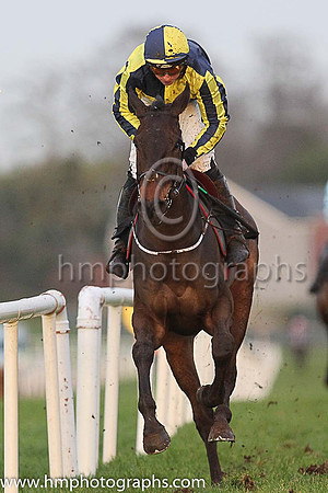 01st Last Minute Man and Mr J J Codd ( 5 , dark blue and yellow qtrd ) Trainer - G Elliott , Owner - Paul  Clare Rooney Partnership