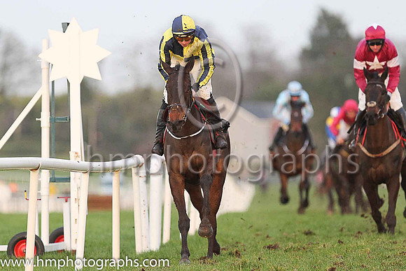 01st Last Minute Man and Mr J J Codd ( 5 , dark blue and yellow qtrd ) Trainer - G Elliott , Owner - Paul  Clare Rooney Partnership