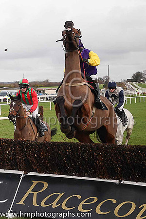 F Kick On Boss and D Robinson ( 5 , purple, yellow sleeves ) Trainer - H de Bromhead , Owner - Try Another Syndicate