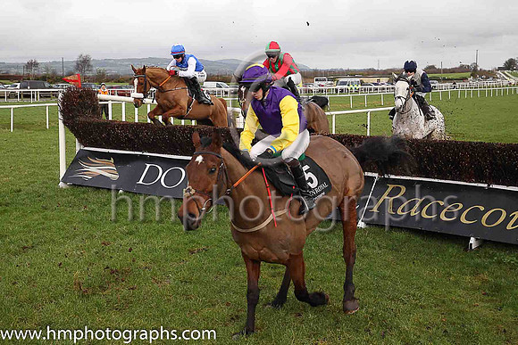 F Kick On Boss and D Robinson ( 5 , purple, yellow sleeves ) Trainer - H de Bromhead , Owner - Try Another Syndicate