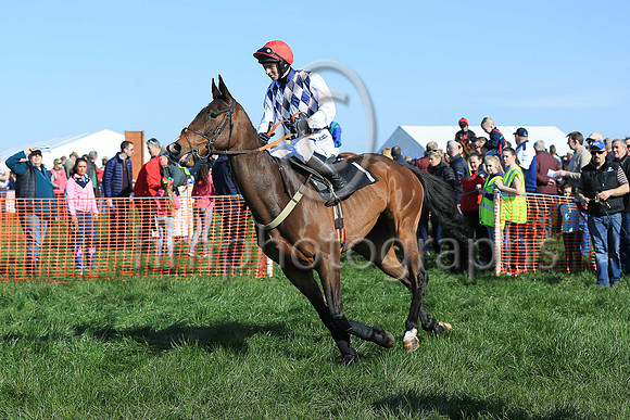 01st MANETTI and N McParlan ( 1 , NAVY  WHITE DIAMONDS; white sleeves; red cap ) Trainer: I. R. Ferguson,, Owner : R.A. Bartlett
