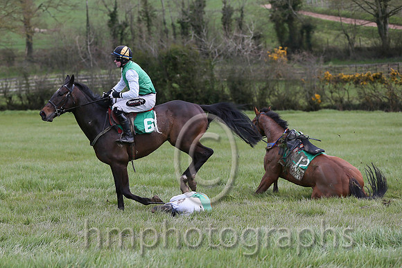 SECRET MAHLER and B O'Neill ( 12 , EMERALD GREEN,orange spots; white,orange spots sleeves; emerald green cap ) Trainer: Sean Thomas Doyle,, Owner : Syndicate Monbeg