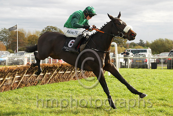 01st Missy Tata (FR) ( 6 , green ) and B.J. Cooper - Trainer : Gordon Elliott - Owner : Simon Munir