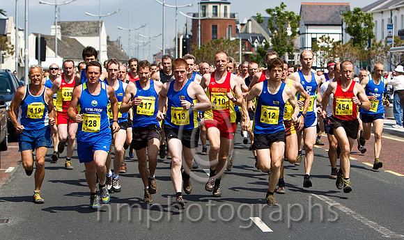 The start in Newcastle Main Street - CU2D0470-e3a4j