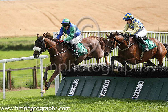 04th Aurora?s Dream and M P Flanagan ( 3 , royal blue and green halved ) Trainer - G Keane , Owner - T B Harmon