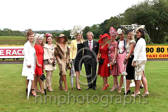 Mike Todd Manager of Down Royal & Finalists in the Best Dressed Competion at Down Royal -IMG_9717-e2