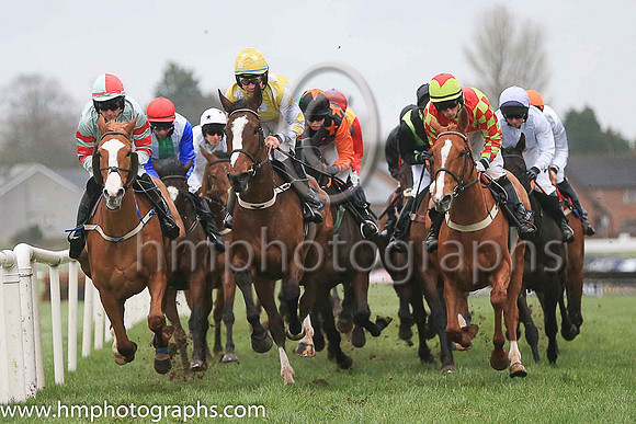 01st Dazzling Sarah and Mr D J Benson ( 3 , white and yellow diamonds ) Trainer - P A Fahy , Owner - James Coen