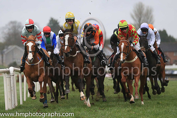 01st Dazzling Sarah and Mr D J Benson ( 3 , white and yellow diamonds ) Trainer - P A Fahy , Owner - James Coen