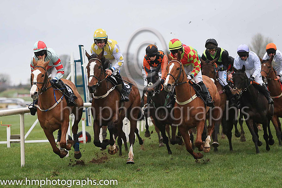 01st Dazzling Sarah and Mr D J Benson ( 3 , white and yellow diamonds ) Trainer - P A Fahy , Owner - James Coen