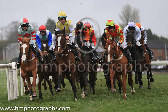 01st Dazzling Sarah and Mr D J Benson ( 3 , white and yellow diamonds ) Trainer - P A Fahy , Owner - James Coen