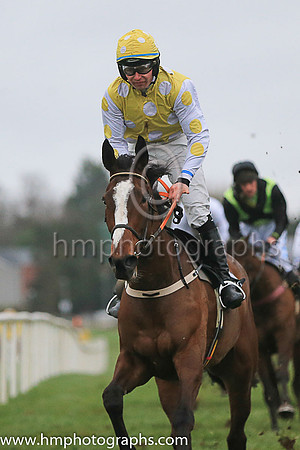 01st Dazzling Sarah and Mr D J Benson ( 3 , white and yellow diamonds ) Trainer - P A Fahy , Owner - James Coen