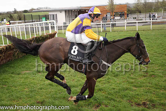 01st Geneva Barracks and C Brassil ( 8 , yellow and purple qtrd ) Trainer - M Brassil , Owner - J R Brennan