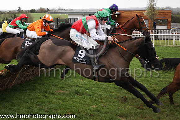 01st L'attesa and B Browne ( 9 , red, green hoop ) Trainer - Shane Nolan , Owner - Red Green  White Syndicate
