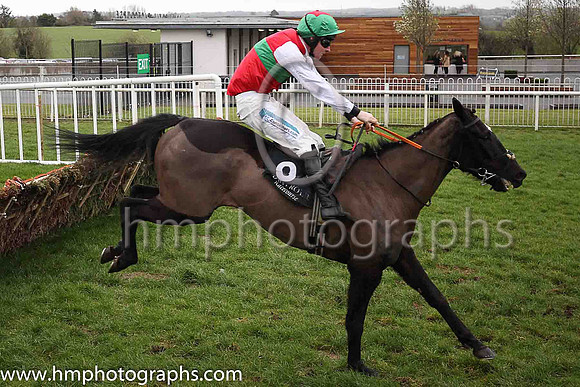 01st L'attesa and B Browne ( 9 , red, green hoop ) Trainer - Shane Nolan , Owner - Red Green  White Syndicate