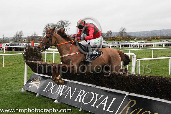01st Maple Mons and Mr D G Lavery ( 4 , green and red chevrons ) Trainer - D M Christie , Owner - D M Christie