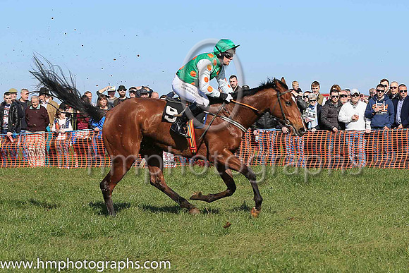01st SOME MAN and R James ( 9 , EMERALD GREEN,orange spots; white sleeves,orange spots; emerald green cap ) Trainer: Donnchadh Doyle,, Owner : Syndicate Monbeg