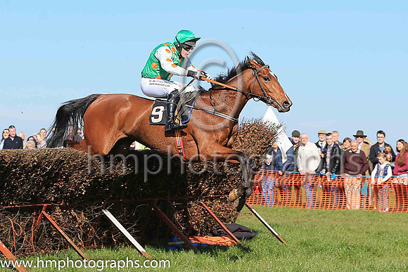01st SOME MAN and R James ( 9 , EMERALD GREEN,orange spots; white sleeves,orange spots; emerald green cap ) Trainer: Donnchadh Doyle,, Owner : Syndicate Monbeg