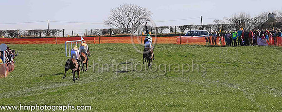 01st SOME MAN and R James ( 9 , EMERALD GREEN,orange spots; white sleeves,orange spots; emerald green cap ) Trainer: Donnchadh Doyle,, Owner : Syndicate Monbeg