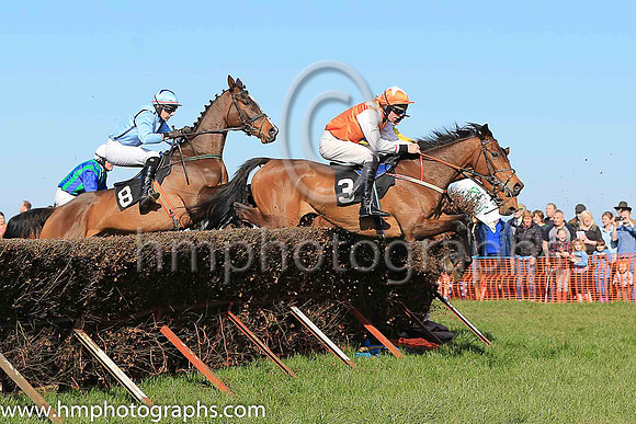 LARGY LEGS and A J Fox ( 8 , LIGHT BLUE,navy seams; light blue sleeves; light blue cap,purple star ) Trainer: S.R.B. Crawford , Owner : Martin McGroggan Raymond Scullion