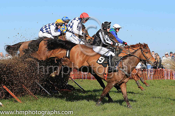 01st MANETTI and N McParlan ( 1 , NAVY  WHITE DIAMONDS; white sleeves; red cap ) Trainer: I. R. Ferguson,, Owner : R.A. Bartlett
