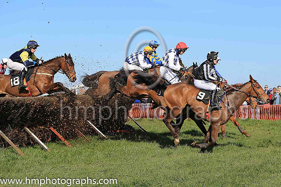 SHANROE TIC TEC and l O'Carroll ( 18 , DARK BLUE,yellow hollow box; dark blue  yellow hlvd sleeves; dark blue cap,yellow diamond ) Trainer: J.J. Lambe , Owner : Brian Smyth