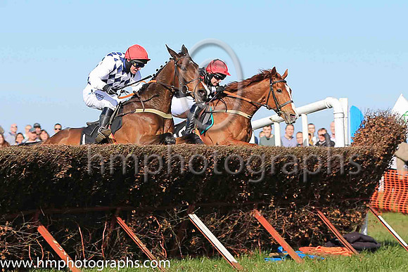 01st MANETTI and N McParlan ( 1 , NAVY  WHITE DIAMONDS; white sleeves; red cap ) Trainer: I. R. Ferguson,, Owner : R.A. Bartlett
