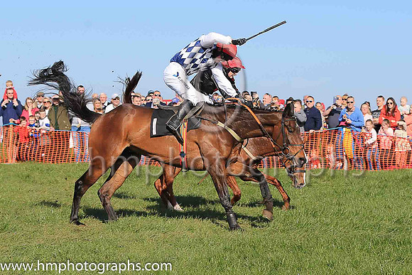 01st MANETTI and N McParlan ( 1 , NAVY  WHITE DIAMONDS; white sleeves; red cap ) Trainer: I. R. Ferguson,, Owner : R.A. Bartlett