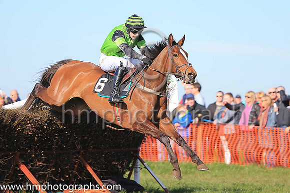01st GLENMONA and M J O'Hare ( 6 , LIGHT GREEN,black star; black sleeves,light green armlet; black  light green hooped cap ) Trainer: Gerald Quinn , Owner : McKay, Kieran