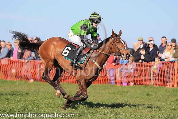 01st GLENMONA and M J O'Hare ( 6 , LIGHT GREEN,black star; black sleeves,light green armlet; black  light green hooped cap ) Trainer: Gerald Quinn , Owner : McKay, Kieran