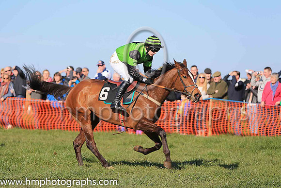 01st GLENMONA and M J O'Hare ( 6 , LIGHT GREEN,black star; black sleeves,light green armlet; black  light green hooped cap ) Trainer: Gerald Quinn , Owner : McKay, Kieran