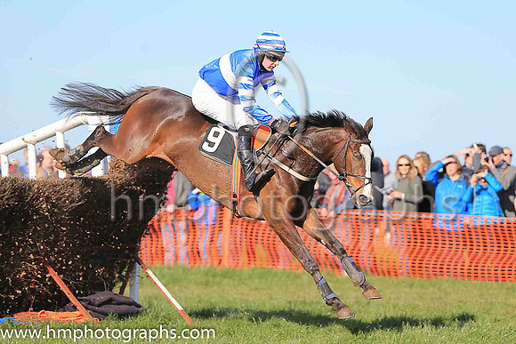 02nd LITTLE MILLIE and A J Fox ( 9 , ROYAL BLUE,white hoop; royal blue  white hooped sleeves; royal blue  white hooped cap ) Trainer: Matthew G. Quinn , Owner : John A. McNally