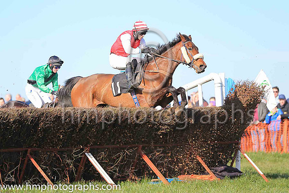 SAWEL and P McGuigan ( 11 , RED; white sleeves; red  white hooped cap ) Trainer: Kieran O'Brien,, Owner : Noel McGuigan