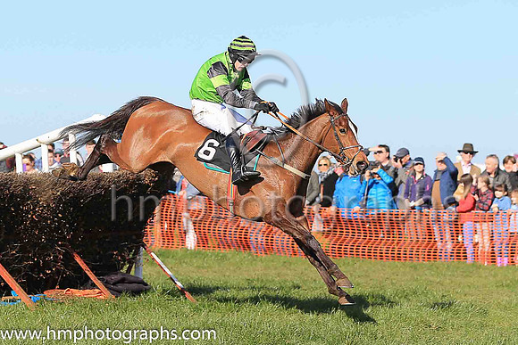 01st GLENMONA and M J O'Hare ( 6 , LIGHT GREEN,black star; black sleeves,light green armlet; black  light green hooped cap ) Trainer: Gerald Quinn , Owner : McKay, Kieran