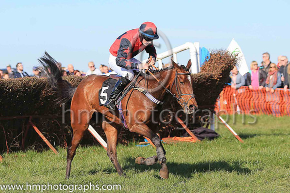 COURT IN FLIGHT and S P Kelly ( 5 , RED,black triple diamond; black sleeves,red stars; black cap,red star ) Trainer: Ben Arthey,, Owner : Ben Arthey