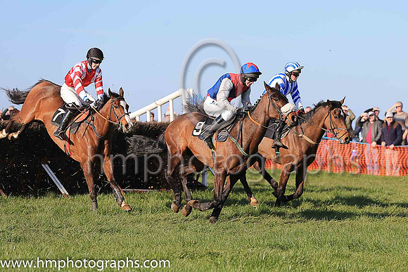03rd MIA'S MILAN and M Tobain ( 7 , RED,white epaulettes; white sleeves,red chevrons; white  red hooped cap ) Trainer: Hugh Doyle , Owner : Hugh Doyle