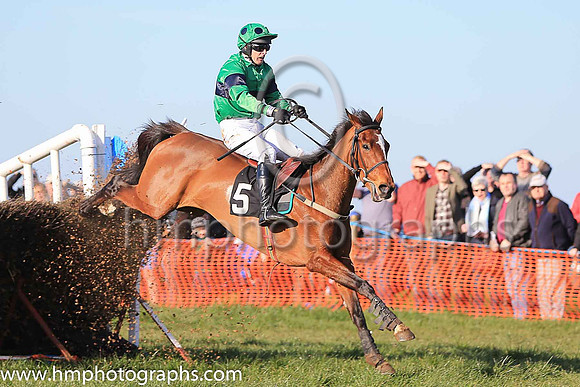 01st ISN'T SHE LOVELY and M J O'Hare ( 5 , EMERALD GREEN,dark blue hoop; emerald green sleeves,dark blue armlet; emerald green cap,dark blue spots ) Trainer: J.G. Cosgrave , Owner : Pauline Whitten