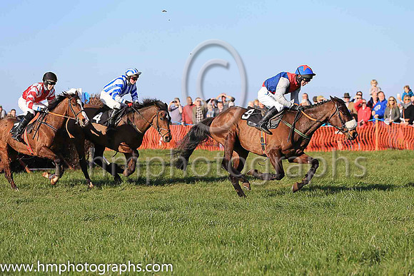 04th UNIVERSAL WREN and N McParlan ( 9 , RED,blue diabolo; grey sleeves; blue cap,red star ) Trainer: I. R. Ferguson , Owner : Philip McBurney
