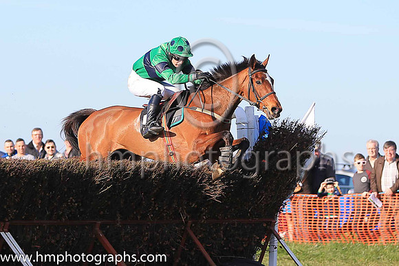 01st ISN'T SHE LOVELY and M J O'Hare ( 5 , EMERALD GREEN,dark blue hoop; emerald green sleeves,dark blue armlet; emerald green cap,dark blue spots ) Trainer: J.G. Cosgrave , Owner : Pauline Whitten