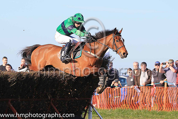 01st ISN'T SHE LOVELY and M J O'Hare ( 5 , EMERALD GREEN,dark blue hoop; emerald green sleeves,dark blue armlet; emerald green cap,dark blue spots ) Trainer: J.G. Cosgrave , Owner : Pauline Whitten