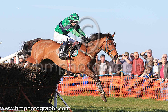 01st ISN'T SHE LOVELY and M J O'Hare ( 5 , EMERALD GREEN,dark blue hoop; emerald green sleeves,dark blue armlet; emerald green cap,dark blue spots ) Trainer: J.G. Cosgrave , Owner : Pauline Whitten