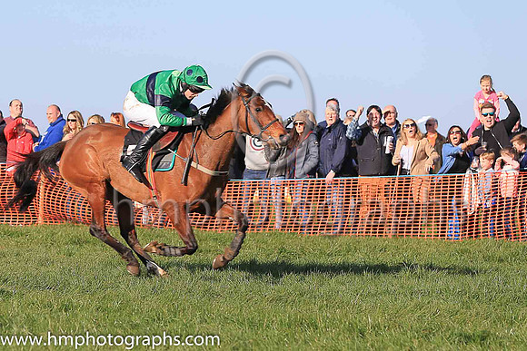 01st ISN'T SHE LOVELY and M J O'Hare ( 5 , EMERALD GREEN,dark blue hoop; emerald green sleeves,dark blue armlet; emerald green cap,dark blue spots ) Trainer: J.G. Cosgrave , Owner : Pauline Whitten