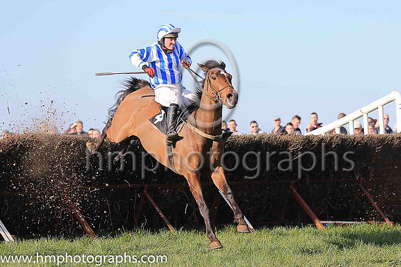 02nd FRANCIE GWYNNE and J Cresswell ( 4 , WHITE  ROYAL BLUE STRIPES; white sleeves,royal blue chevrons; white  royal blue striped cap ) Trainer: Gary McGill , Owner : David G. Paul