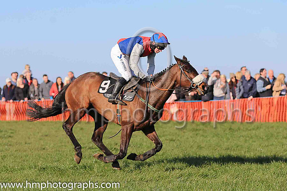 04th UNIVERSAL WREN and N McParlan ( 9 , RED,blue diabolo; grey sleeves; blue cap,red star ) Trainer: I. R. Ferguson , Owner : Philip McBurney