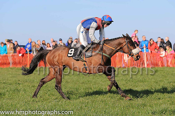 04th UNIVERSAL WREN and N McParlan ( 9 , RED,blue diabolo; grey sleeves; blue cap,red star ) Trainer: I. R. Ferguson , Owner : Philip McBurney